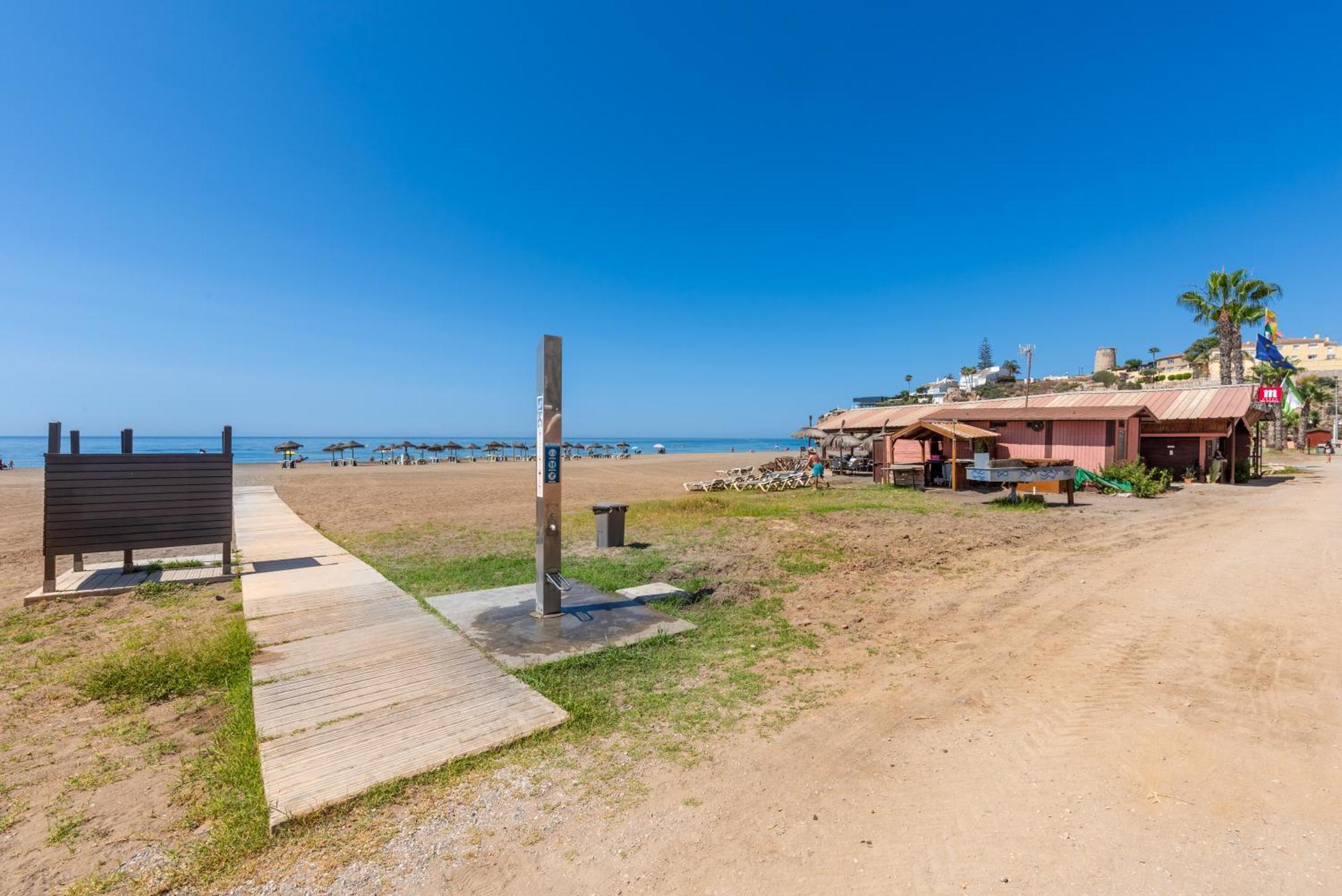Wintowinrentals Close To The Beach, Private Terrace & Parking Apartment Rincon de la Victoria