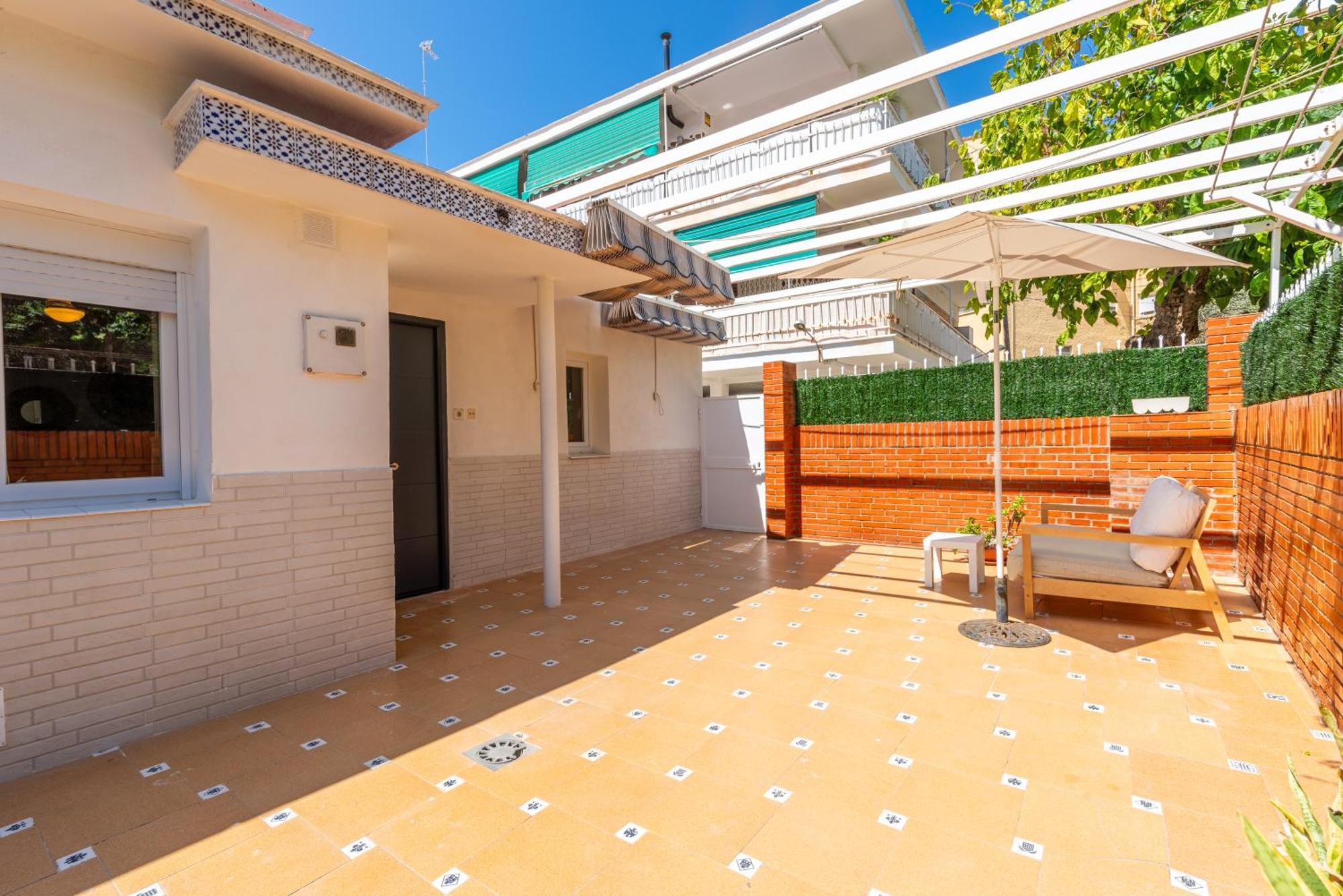 Apartment Wintowinrentals Close To The Beach, Private Terrace & Parking